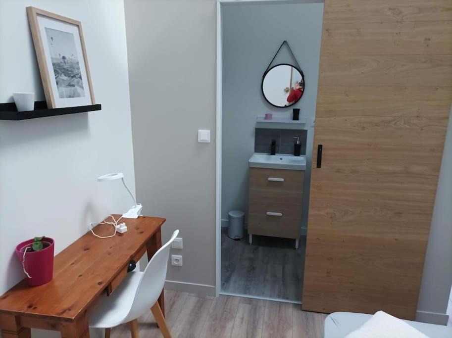 Maison Les Iris - 3 Chambres Et 3 Salles De Bain - 3 A 6 Personnes - Futuroscope Avanton Kültér fotó